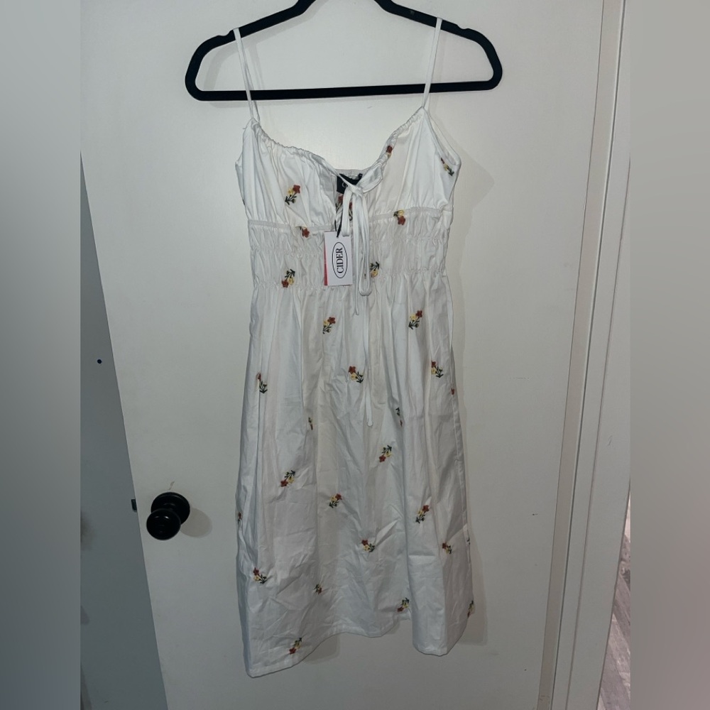 Cider White Floral Midi Dress